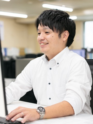 先輩社員の声_山田拓.jpg